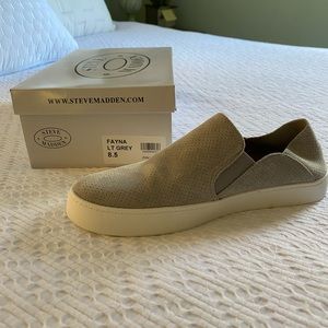 Brand new Steve Madden Light Grey size 8.5